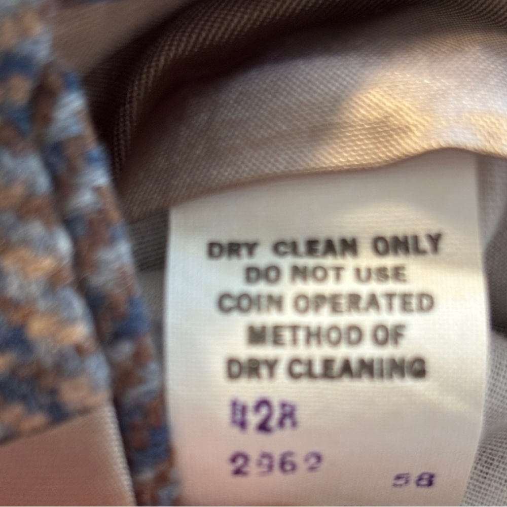 Men's Plaid Wool Blazer Jacket Sport Coat 42R 100% Wool Outer, Satin Lining. - Picture 8 of 9